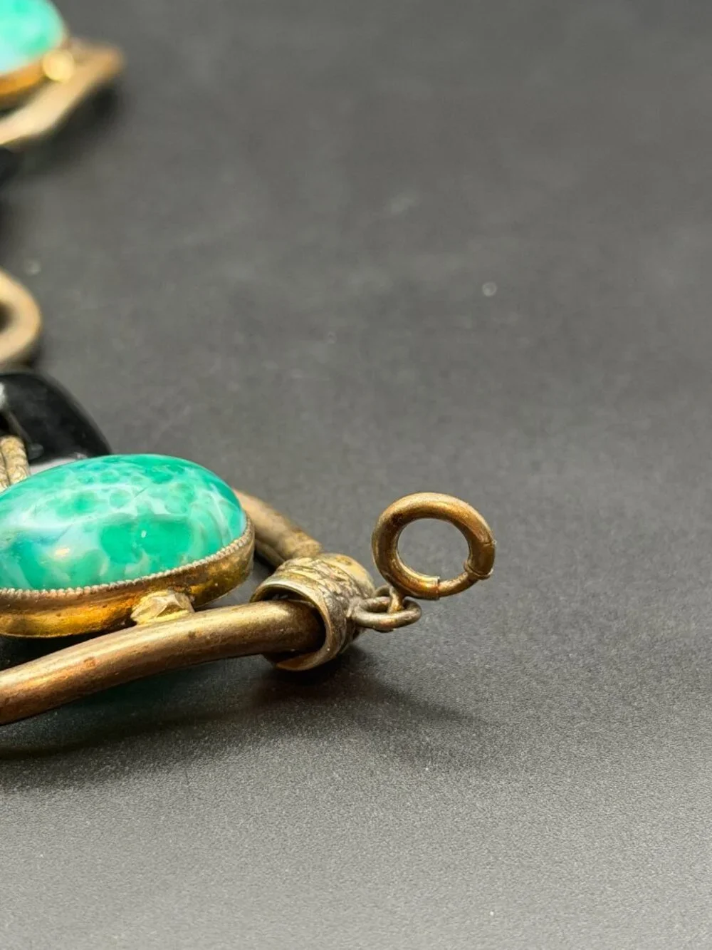 VTG BOHO Victorian Revival brass link bracelet green lucite moon glow stones 8